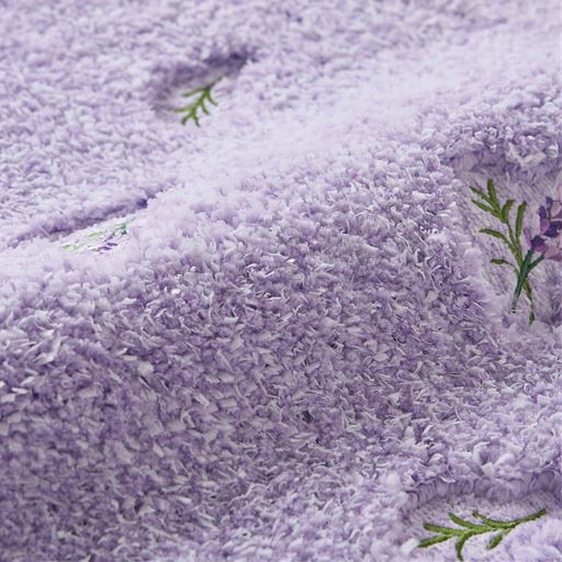 2種類の糸をミックスし、ふんわりシャリっとした心地よい肌ざわり。