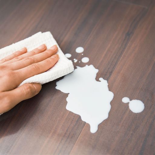 防水仕様で水や油汚れもサッと拭くだけ! お手入れ簡単。