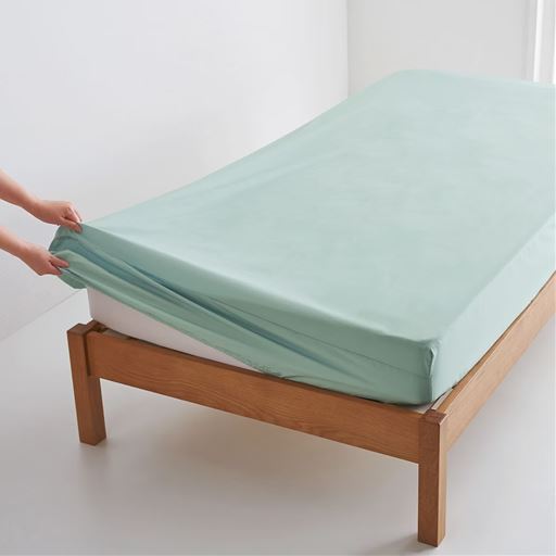 マットレス用のボックスシーツは全周ゴム仕様でセットも簡単。<br>※このカラーは完売しました。
