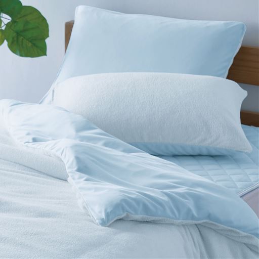 ブルー ※商品は枕カバーです。<br>気分や好みに合わせて使い分けが出来る、1枚2役のうれしい仕様。