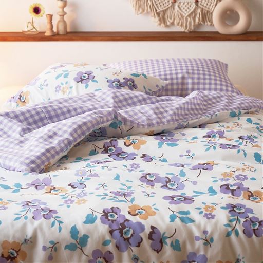 パープル ※商品は枕カバーです。<br>気分で使い分けできる、やさしい色使いの小花柄とチェック柄。