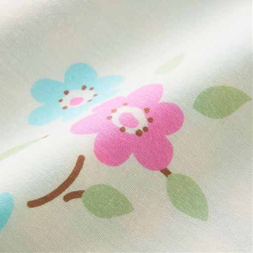 生地拡大(ミントグリーン)<br>シワになりにくい綿混素材でやさしい肌ざわり。