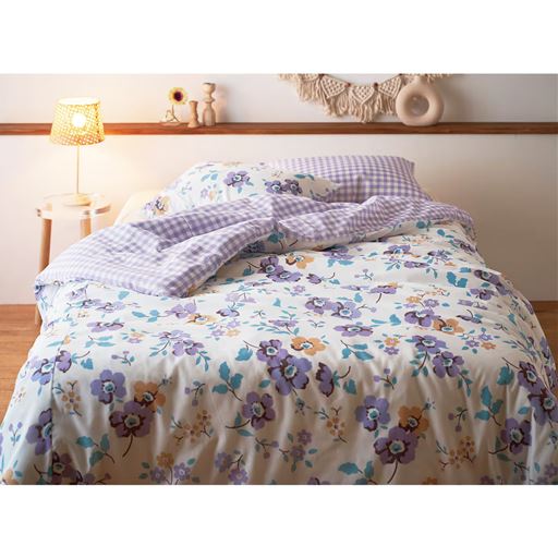パープル ※商品は掛け布団カバーです。<br>気分で使い分けできる、やさしい色使いの小花柄とチェック柄。
