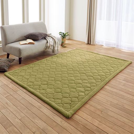 オリーブグリーン(横200×縦140cm)<br>触れた瞬間ふんわりあったかい肌ざわり。ボリュームたっぷりの毛布ラグです。