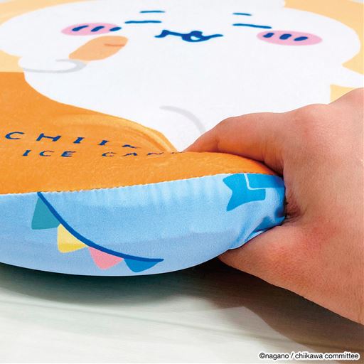 A (ちいかわ)<br>もっちり低反発のウレタン入りで気持ちいい。