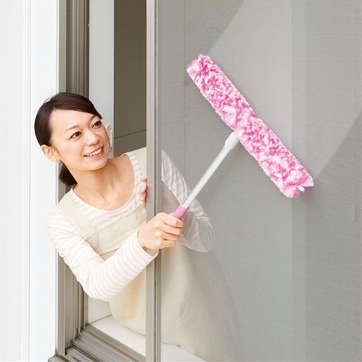 水に濡らしてこするだけ 網戸の取り外し不要