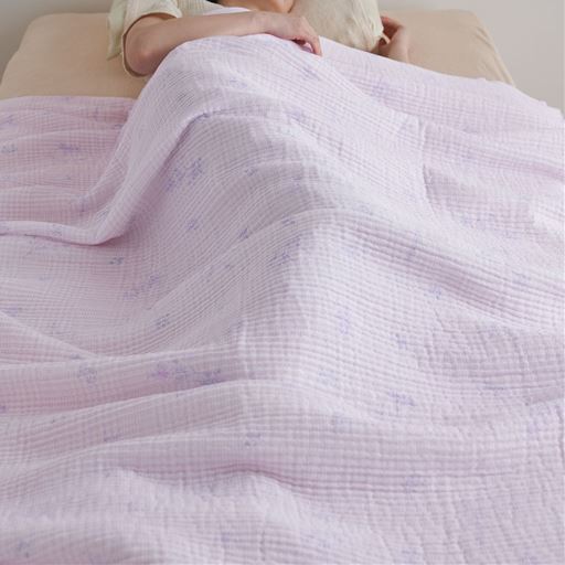 パープル<br>心地よい肌ざわりで吸湿性が高く睡眠中の不快なムレ感を抑えます。