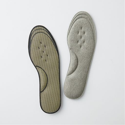 左:内蔵ウレタン部分