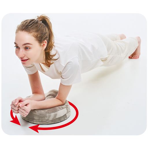 寝ころびながら