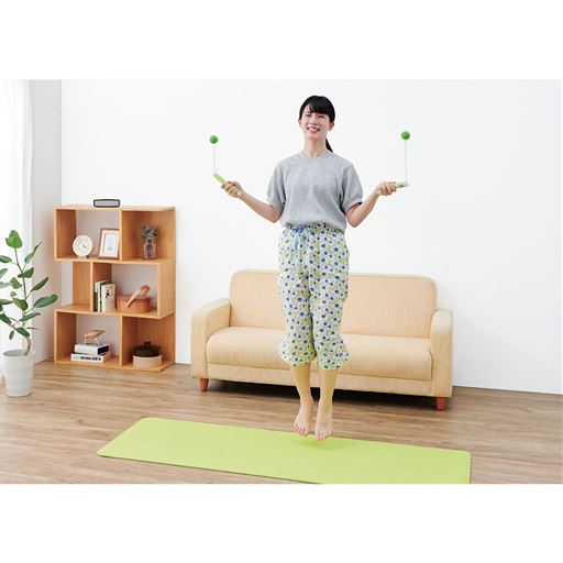 いつでもどこでも有酸素運動 なわとびは短時間で効率良く全身を鍛えられるので運動が続かない方でもおすすめです