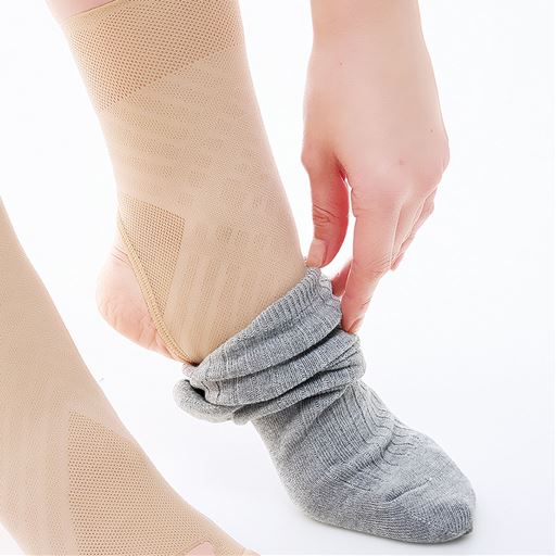 靴下の下にも履ける極薄生地