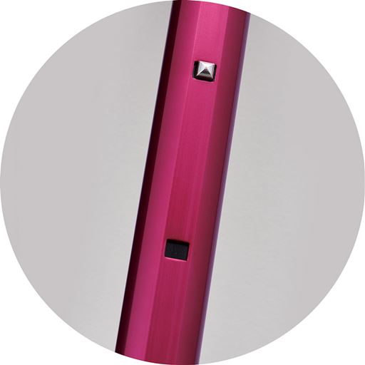 身長に合わせて4段階調節! スライド時にズレない! 平型形状のシャフトと四角ボタンでボタンがずれない仕様。スムーズに伸縮できます。