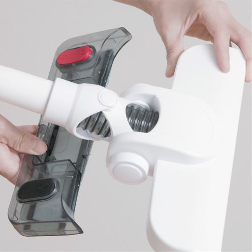 専用の水ぶきアタッチメント付き。