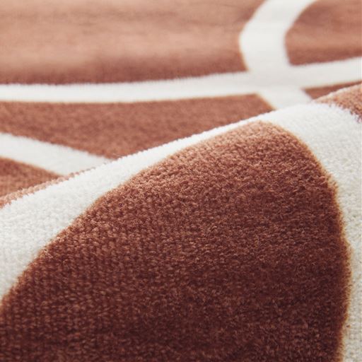 生地拡大(ブラウン)<br>なめらかなぬくもりの微起毛フランネル素材を使用。