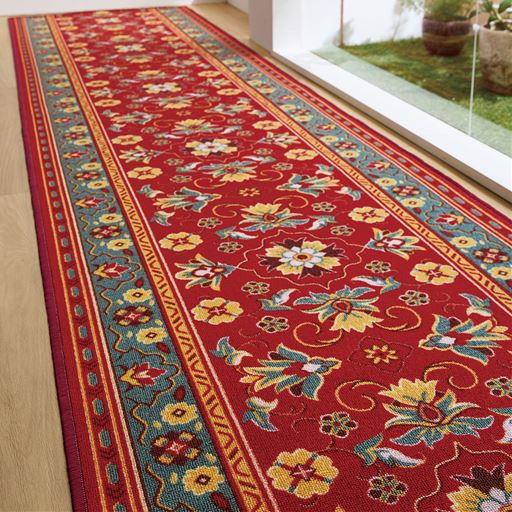 レッド系 横340×縦80cm<br>華やかなデザインで廊下の雰囲気を明るく。