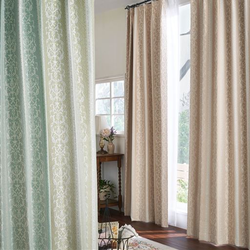 (左から) ライトブルー・ライムグリーン・ライトピンク<br>エレガントなオーナメント柄がお部屋をゴージャスに演出。