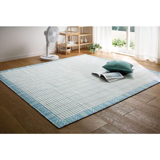 ブルー(横185×縦185cm)<br>さらりと心地よいしじら織りのキルトラグです。