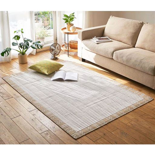 ブラウン<br>額縁デザインがお部屋のアクセントに。