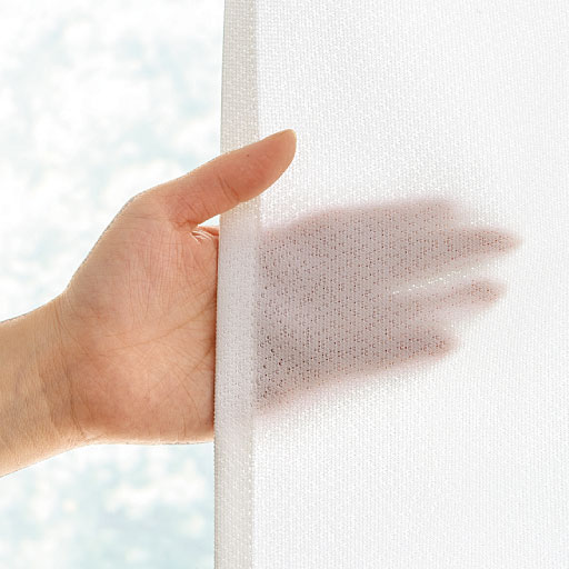 【透け感の目安:やや透けにくい】