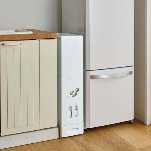 C(33kg) ちょっとしたすき間にも置けるスリム設計。