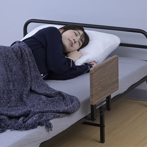 ブラウン<br>布団のズレ落ち防止にも。