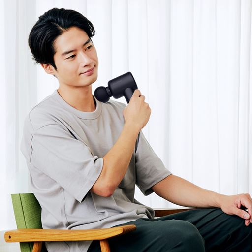 球形のアタッチメントは肩や太もものケアに