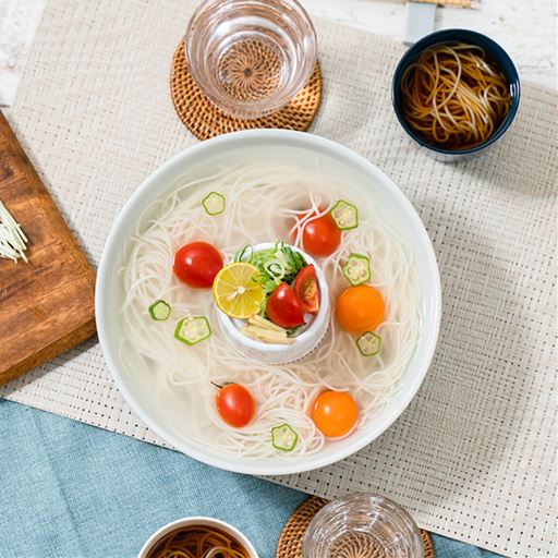 お手持ちのお皿で流しそうめんが出来るので収納場所にも困らない。