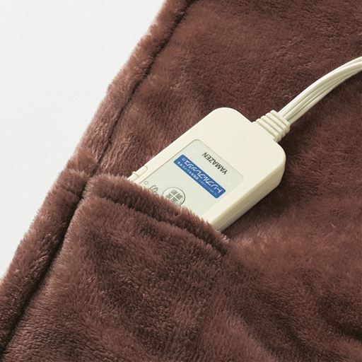 コントローラーを収納できるポケット付き