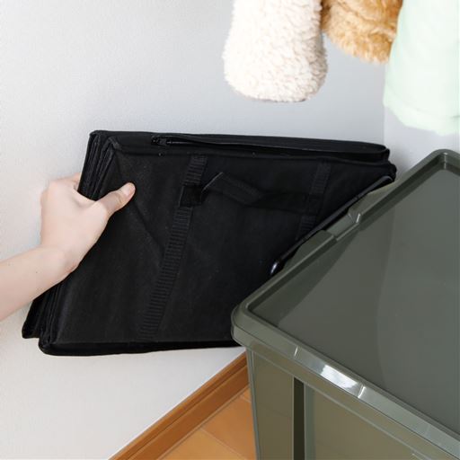 使わないときは折りたたんでコンパクトに収納。