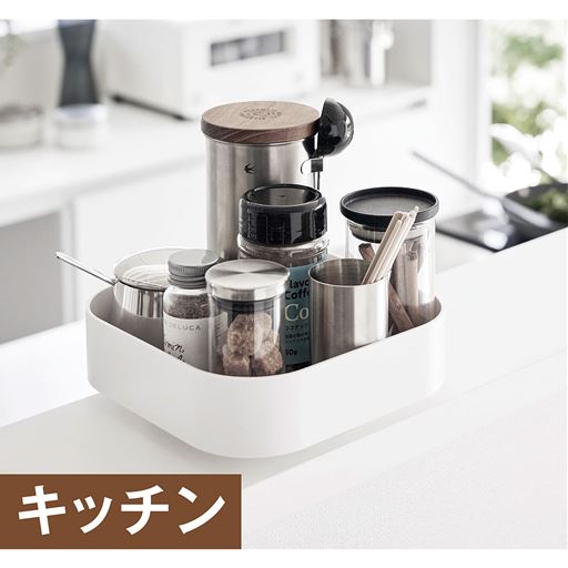 キッチン クルっと回して取り出しやすいスパイスラックに。