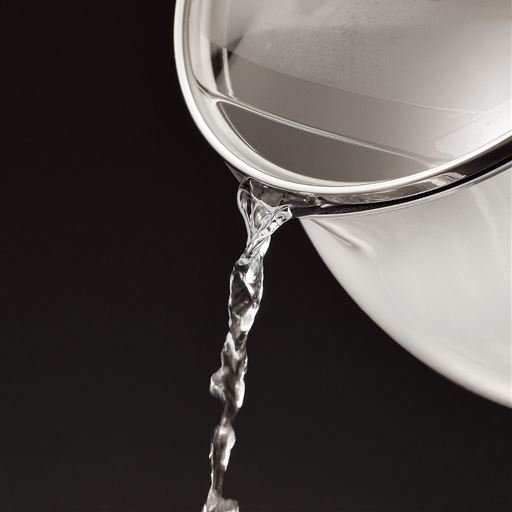 ふたをしたまま注げます