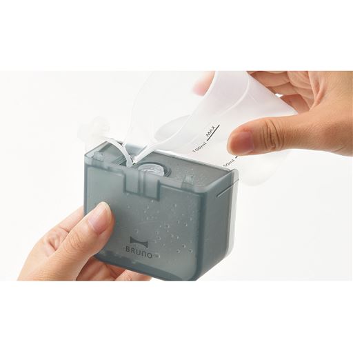 ワンタッチ水タンクで簡単給水。