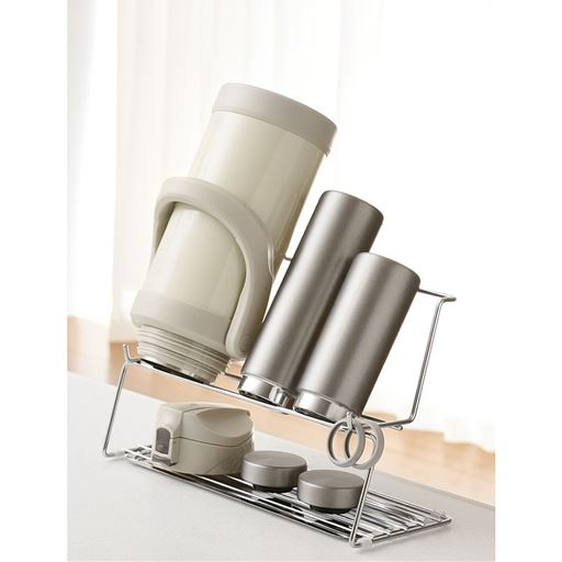 2Lの水筒も水切りできます! 斜め置きで安定!