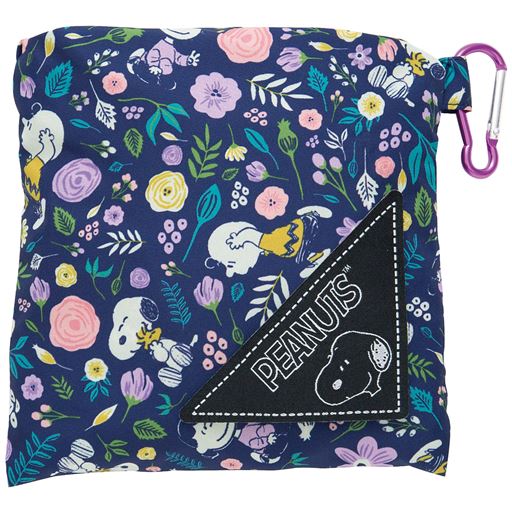 カバンやカゴに引っ掛けることができるカラビナ付き