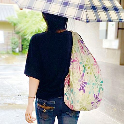 手荷物の上から包んで使う