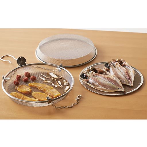 季節のフルーツや野菜の乾燥はもちろん、干物づくりにも。