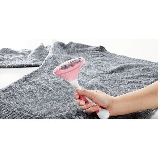 表面から飛び出た毛玉だけを、衣類を傷めずキレイにカット。