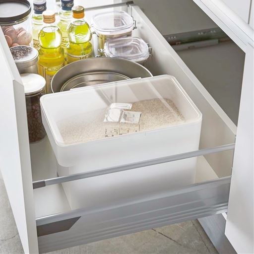 クリア素材のフタでお米の残量がわかりやすい。