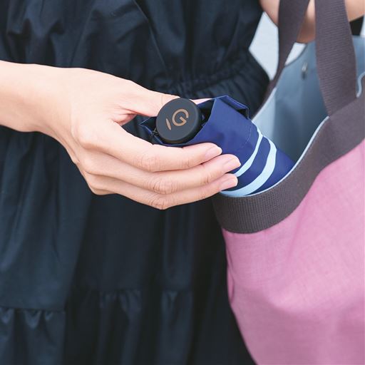 いつでもバッグに入れて急な雨にも安心。