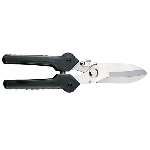 いろいろな素材を小さくカット。挟みやすい刃、握りやすいグリップで女性でも楽に作業できます。