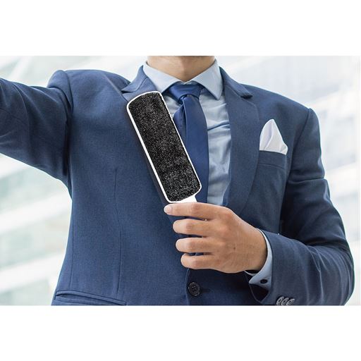 紳士服・婦人服・フォーマルウェア・スウェード等のホコリやフケ、糸くず・洗濯クズ・ペットの抜け毛等がつきやすい生地のお手入れに最適です。