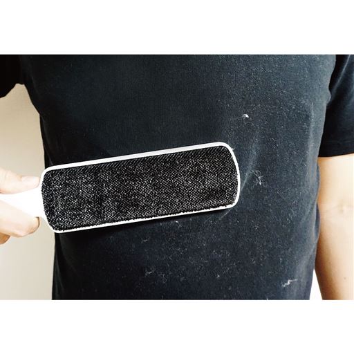 紳士服・婦人服・フォーマルウェア・スウェード等のホコリやフケ、糸くず・洗濯クズ・ペットの抜け毛等がつきやすい生地のお手入れに最適です。