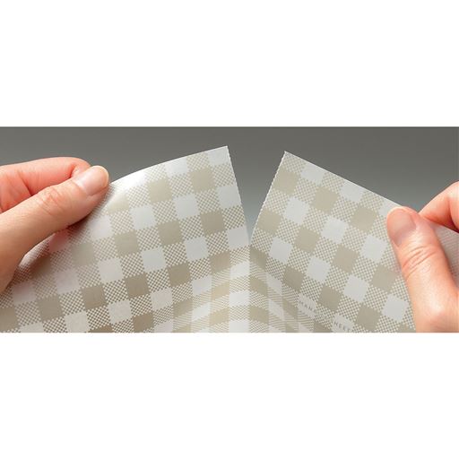 半分サイズで使えるミシン目つき(レギュラーサイズのみ)