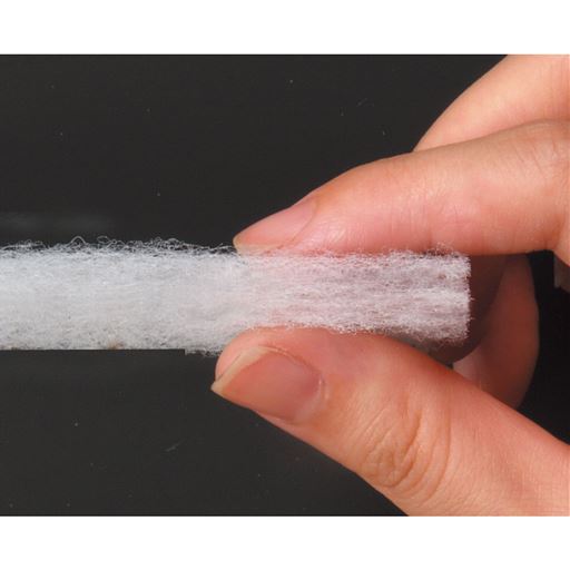 厚さ約8mmで強度も高く、フィルターが垂れません。