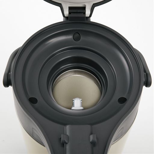 給水しやすい! 広口中せんなし構造なので、上ぶたを開けてそのまま給水ができます。