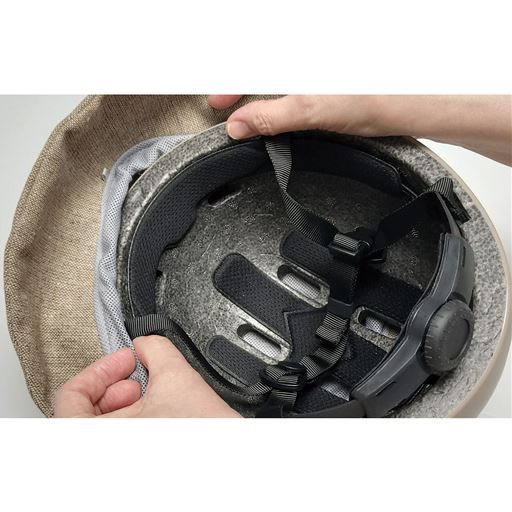 帽子の取り付け方法 帽子をかぶせる