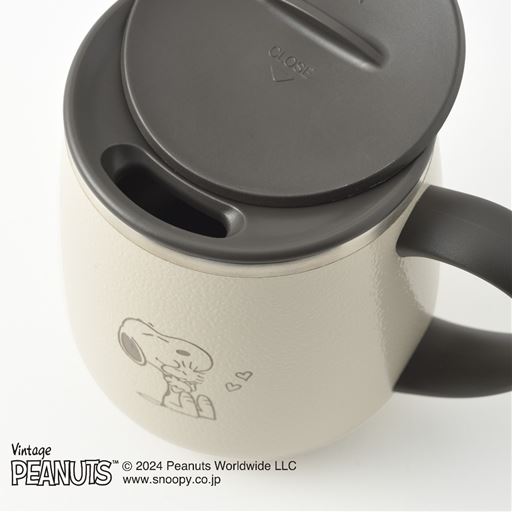 蓋をスライドすると飲み口があります