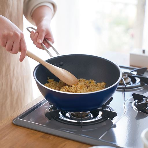 深型なのでチャーハンも混ぜやすい