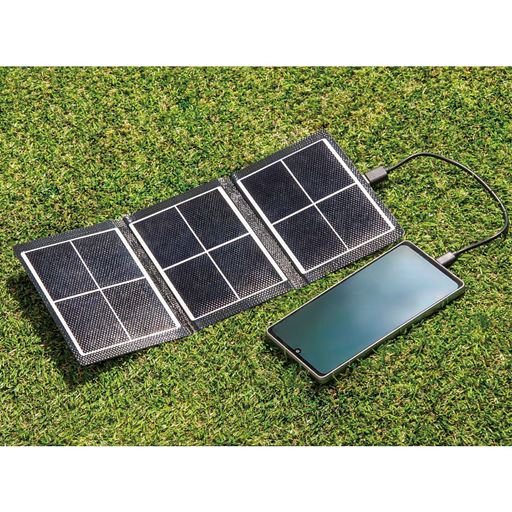 備えて安心!充電パネル USB搭載なので、太陽光があればどこでもデバイスを充電できます。