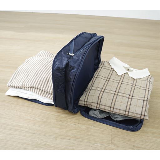 セパレート構造なので、着用前の綺麗な服と着用後の汚れた服仕分けにも便利!